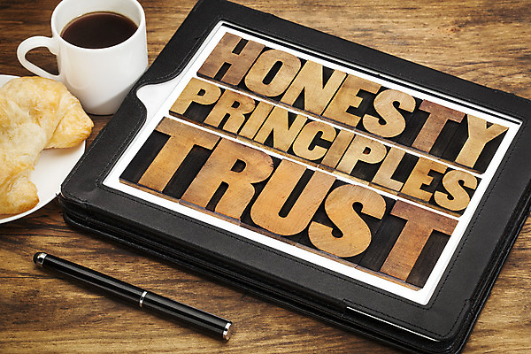 포토 JPG 해외이미지 캐릭터 커피 사람없음 컴퓨터 태블릿 믿음 정직 윤리 청렴 터치스크린 페스츄리 해외202004 해외포토 감정 음료 빵 컨셉 전자제품 스마트기기 파일형식 이미지허브