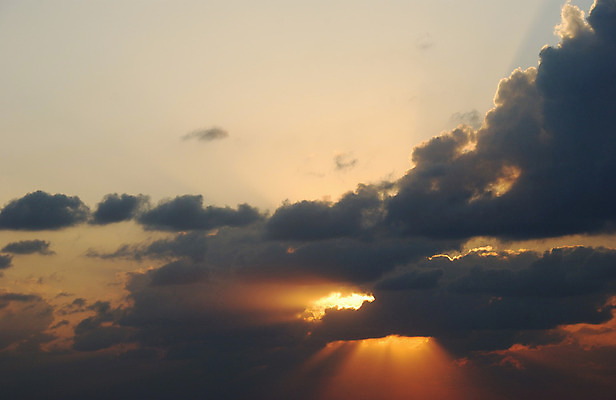 포토 JPG 해외이미지 구름 백그라운드 패턴 오렌지 자연 하늘 날씨 파노라마 풍경 사람없음 야외 빛 햇빛 태양 일출 어둠 침묵 황혼 일몰 새벽 활발 황금 신비 열정 천국 웅장함 수평선 해외202004 해외포토 자연요소 감정 컨셉 무늬 과일 촬영기법 노을 소리 생태계 파일형식 이미지허브