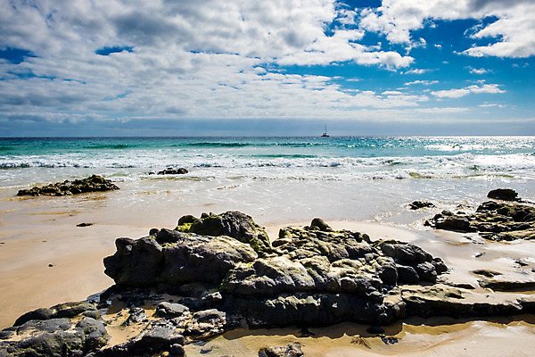 포토 JPG 해외이미지 모래 파도 바다 섬 여행 자연 하늘 휴가 풍경 사람없음 초록색 물 여름 파란색 맑음 흰색 스페인 대서양 스페인어 이국적 터키석 파라다이스 해외202004 해외포토 자연요소 계절 유럽 컬러 날씨 보석 생태계 파일형식 이미지허브