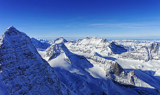 포토 JPG 해외이미지 겨울 하늘 휴가 산 그림자 사람없음 파란색 햇빛 계곡 헬리콥터 스위스 알프스 산악지대 베른 절정 조감도 수평선 해외202004 해외포토 계절 유럽 컬러 비행기 태양 파일형식 이미지허브