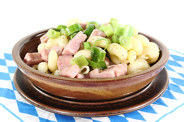 포토 JPG 해외이미지 음식 파스타 사람없음 주방 식사 면 햄 바이에른사람 해외202004 해외포토 서양음식 육류 파일형식 이미지허브