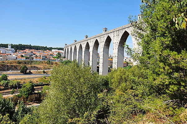 포토 JPG 해외이미지 구름 건축양식 창문 하늘 지붕 거리 주택 파노라마 사람없음 건물 장식 파란색 탑 바위 역사 포르투갈 타일 묘사 장면 모자이크 천연기념물 리스본 옛날 콘크리트 해외202004 해외포토 자연요소 건축물 건축 유럽 컬러 촬영기법 돌_바위 파일형식 이미지허브