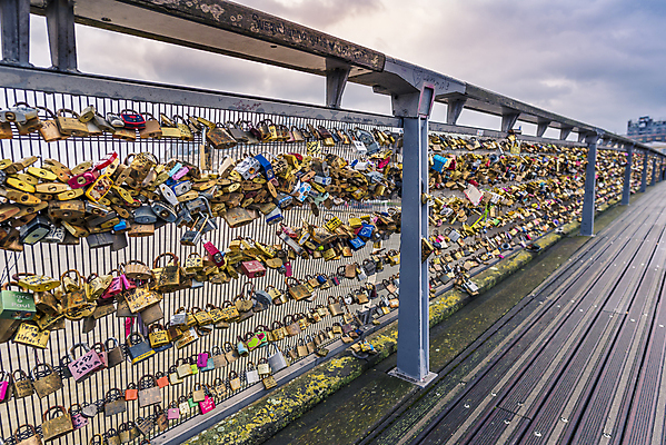 포토 JPG 해외이미지 모양 전통 디자인 유럽 백그라운드 컨셉 난간 자물쇠 발렌타인데이 사랑 사람없음 장식 울타리 프랑스 수확 하트 철 심볼 부식 잠금 옛날 파리(프랑스) 해외202004 해외포토 감정 나라 농업 데이이벤트 담장 보안 파일형식 이미지허브