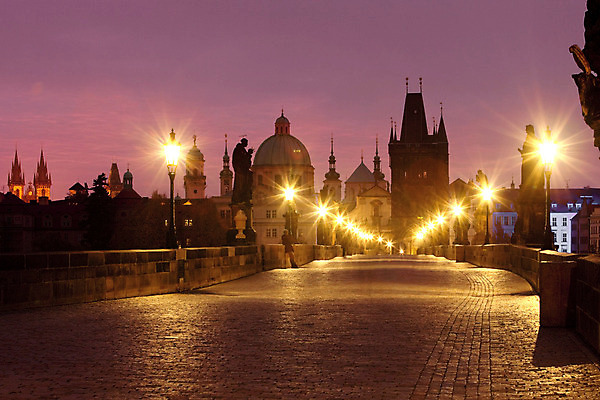 포토 JPG 해외이미지 외관 유럽 건축양식 아침 미술 사람없음 야외 빛 도시풍경 조각상 탑 새벽 등불 램프 도시 세계여행 체코 프라하 첨탑 옛날 해외202004 해외포토 주간 자연요소 건축물 건축 나라 여행 문화예술 조명 풍경 세계 조형물 파일형식 이미지허브