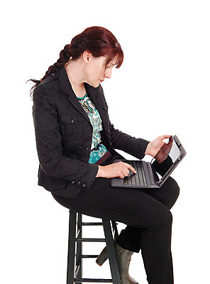 포토 JPG 해외이미지 백인 직업 여자 40대 인터넷 의자 비즈니스 사업가 손가락 성공 갈색머리 한명 사람 앉기 정장 성인 세로 노트북 컴퓨터 알약 디지털 업무 작업 비즈니스우먼 자신감 자르기 종업원 흰배경 온라인 고립 해외202004 해외포토 서양인 1 헤어스타일 손 옷 감정 중년 가구 백그라운드 컨셉 모션 전자제품 약 흰색 직장인 파일형식 이미지허브