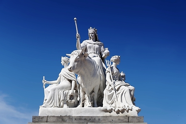 포토 JPG 해외이미지 전통 디자인 유럽 조각 건축양식 잉글랜드 사람없음 빛 반짝임 조각상 여행객 정원 덮개 도시 화려 소 역사 재산 황금 런던 황소 대리석 모자이크 기념물 여왕 고딕 복잡 해외202004 해외포토 건축 나라 컨셉 재료 포유류 모션 영국 사람 금융 조형물 뚜껑 파일형식 이미지허브