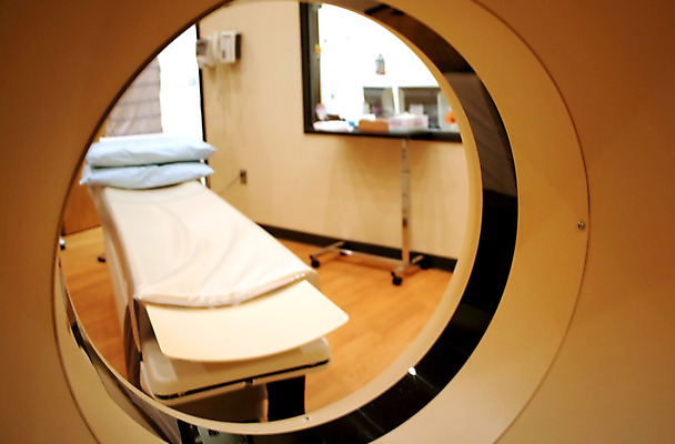 포토 JPG 해외이미지 외관 의자 일러스트 미래 출입구 건강 병원 사람없음 내부 약 문 희망 꿈 자유 침대 오픈 선택 질병 상처 시작 장애 돌봄 스캐너 치유 헬프 해외202004 해외포토 감정 가구 컨셉 의학 모션 도움 파일형식 이미지허브