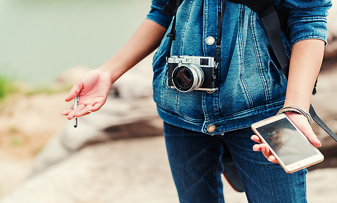 포토 JPG 해외이미지 라이프스타일 여자 행복 도로 얼굴 여행 지도 장신구 자연 모바일 거리 세포 한명 야외 스마트폰 핸드폰 펜 카메라 장비 수확 청바지 황무지 방향 오브젝트 검색 주소 네비게이션 발견 내추럴 추적 GPS 생존 스타일 항해사 해외202004 해외포토 직업 1 감정 길 농업 바지 교통시설 모션 사람 생활 신체부위 전자제품 스마트기기 필기구 생태계 파일형식 이미지허브