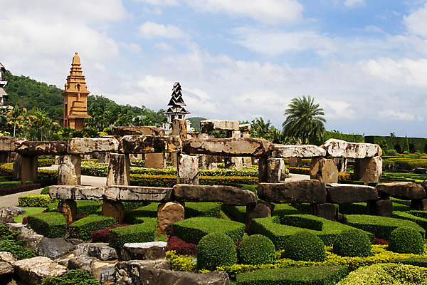 포토 JPG 해외이미지 나무 식물 구름 공원 지구 백그라운드 잎 건축양식 자연 하늘 풍경 사람없음 야외 빨간색 초록색 파란색 빛 컬러풀 햇빛 태양 반사 정원 가을 바위 저수지 연못 숲 당구 관목 흐림 후광 내추럴 생태학 절정 수평선 해외202004 해외포토 자연요소 계절 공공시설 교육 건축 컬러 날씨 구기 돌_바위 생태계 파일형식 이미지허브