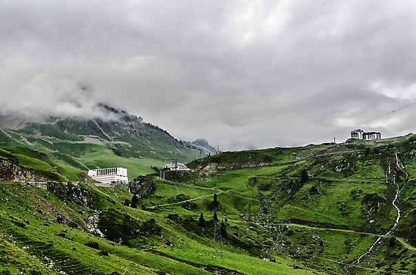 포토 JPG 해외이미지 구름 응시 유럽 겨울 자연 하늘 산 그림자 풍경 사람없음 야외 초록색 빛 컬러풀 환경 계곡 추위 흰색 스페인 땅 언덕 내추럴 넘어짐 해외202004 해외포토 자연요소 시선 계절 나라 컬러 모션 생태계 파일형식 이미지허브