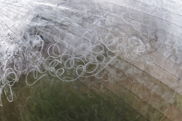 포토 JPG 해외이미지 접시 디자인 산업 벽 백그라운드 패턴 벽지 표면 추상 새로움 프레임 사람없음 빛 반사 금속 회색 판넬 은색 매끈함 철 묘사 질감 시트 철강 스타일 세련 강조 해외202004 해외포토 식기 컬러 컨셉 무늬 재질 감각 파일형식 이미지허브