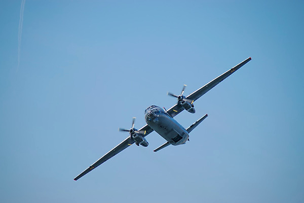 포토 JPG 해외이미지 직업 유럽 호수 날개 교통시설 하늘 비행기 안테나 사람없음 파란색 금속 축제 힘 공연 정상 묘기 파일럿 공군 고도 항공 속도 군용 쇼 제트기 우주산업 루마니아 에어쇼 곡예비행 대패 부쿠레슈티 해외202004 해외포토 나라 산업 컬러 교통 통신 항공교통 재질 대중교통 군대 이벤트 우주 비행 시설 파일형식 이미지허브