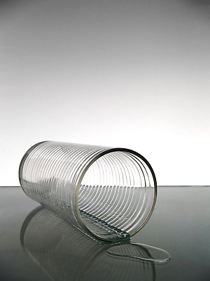 포토 JPG 해외이미지 음료 바다 백그라운드 컨셉 유리 추상 사람없음 물 빛 반사 얼음 스파 침묵 흰색 물방울 신선 투명 액체 붓기 닫기 떨어짐 순수 쏟아짐 해외202004 해외포토 자연요소 컬러 무늬 모션 재질 소리 파일형식 이미지허브