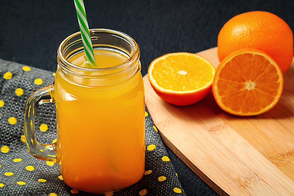 포토 JPG 해외이미지 음료 다이어트 오렌지 과일 유리 탁자 귤 건강 사람없음 주방 주스 회색 젖음 머그컵 신선 최고 항아리 오렌지주스 레몬 유기농 밀짚 내추럴 석공 스무디 채식주의자 디톡스 비건 해외202004 해외포토 웰빙 컬러 가구 재질 컵 도자기 짚 과일주스 채식 파일형식 이미지허브