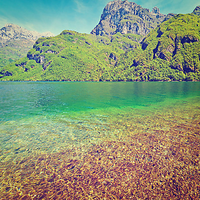 포토 JPG 해외이미지 구름 유럽 호수 자연 하늘 산 바닥 풍경 사람없음 야외 초록색 물 평화 골짜기 침묵 봄 이탈리아 젖음 바위 시골 저수지 만 숲 명상 휴양지 알프스 생태학 소셜네트워크 필터 해외202004 해외포토 자연요소 계절 교육 나라 컬러 컨셉 소리 장소 돌_바위 생태계 파일형식 이미지허브
