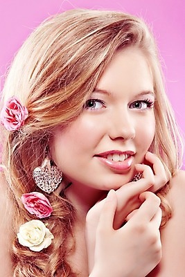 포토 JPG 해외이미지 백인 1 여자 분홍색 컨셉 휴식 창조 한명 사람 성인 빨간색 햇빛 봄 우아함 만족 개성 유일 해외202004 해외포토 서양인 계절 감정 컬러 태양 파일형식 이미지허브