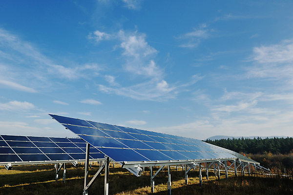 포토 JPG 해외이미지 주간 구름 하늘 사람없음 야외 태양에너지 집열판 해외202004 해외포토 자연요소 그린에너지 파일형식 이미지허브