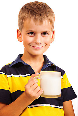 포토 JPG 해외이미지 백인 1 라이프스타일 응시 남자 행복 얼굴 음료 어린이 음식 유리 건강 한명 미소 사람 소년 컵 힘 기쁨 우유 마시기 흰색 표현 잡기 입 아침식사 상품 작음 갈증 먹기 고립 초보 칼슘 해외202004 해외포토 서양인 식기 시선 감정 컬러 모션 재질 유제품 표정 생활 신체부위 식사 크기 파일형식 이미지허브