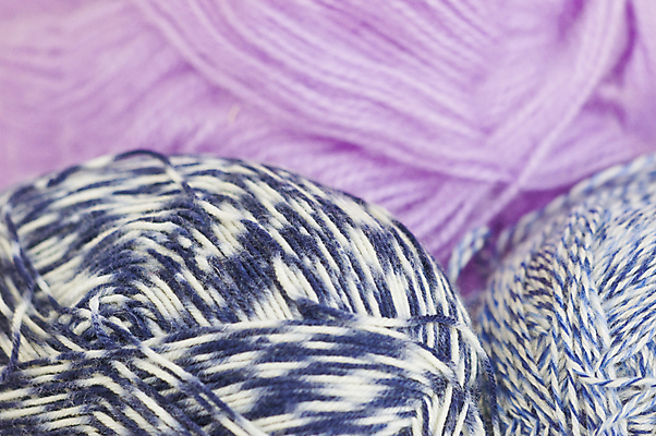 포토 JPG 해외이미지 취미 사람없음 파란색 보라색 직물 뜨개질 실 오브젝트 솜털 양모 해외202004 해외포토 컬러 파일형식 이미지허브
