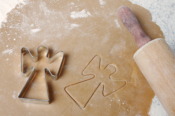 포토 JPG 해외이미지 모양 음식 크리스마스 재료 휴가 요리 사람없음 가로 숫자 쿠키 케이크 금속 주방 빵집 대접 달콤 설탕 자르기 굽기 반죽 각도 레시피 생강 내추럴 시나몬 커터 페스츄리 해외202004 해외포토 문자 기념일 빵 채소 모션 재질 디저트 상점 맛 구이 파일형식 이미지허브