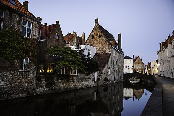 포토 JPG 해외이미지 전통 외관 유럽 여행 건축양식 창문 하늘 지붕 벽돌 새로움 아파트 주택 사람없음 건물 초록색 파란색 마을 정원 가을 시골 도시 역사 재산 작음 네덜란드 타운 암스테르담 옛날 진짜 스타일 해외202004 해외포토 건축물 계절 건축 나라 컬러 컨셉 금융 크기 파일형식 이미지허브