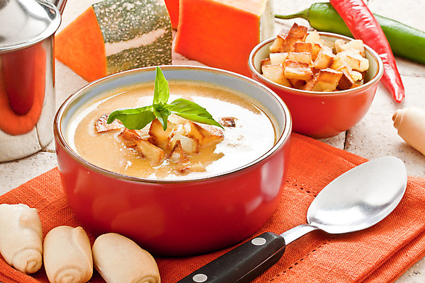 포토 JPG 해외이미지 음식 다이어트 채소 오렌지 호박 감자 건강 요리 사람없음 빨간색 튀김 액체 사발 수프 크림 토스트 바질 삶기 진짜 채식주의자 크루통 홈메이드 해외202004 해외포토 빵 컬러 과일 사기그릇 채식 만들기 파일형식 이미지허브