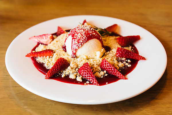 포토 JPG 해외이미지 열매 음식 백그라운드 과일 공 딸기 아이스크림 디저트 사람없음 빨간색 쿠키 숟가락 얼음 흰색 신선 달콤 맛 정상 크림 국자 바닐라 핸드메이드 해외202004 해외포토 자연요소 식물 컬러 컨셉 주방용품 수저 파일형식 이미지허브