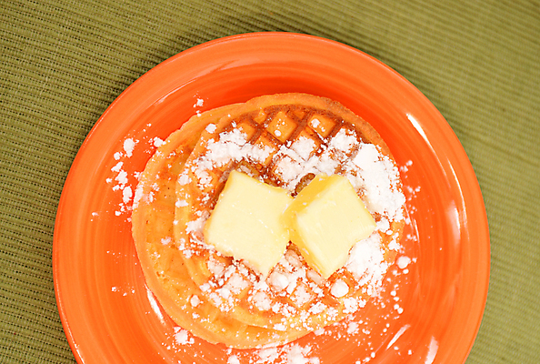 포토 JPG 해외이미지 접시 음식 빵 2 오렌지 건강 사람없음 초록색 식사 황금 달콤 맛 아침식사 정크푸드 준비 슬라이스 벨기에 버터 와플 슈가파우더 탄수화물 핸드메이드 해외202004 해외포토 식기 컬러 컨셉 과일 디저트 서유럽 파일형식 이미지허브