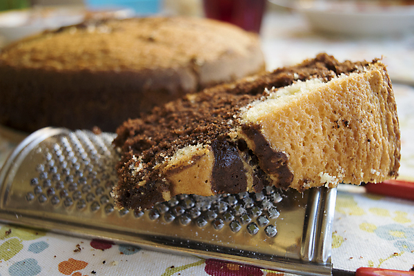 포토 JPG 해외이미지 접시 조각 디저트 사람없음 케이크 초콜릿 이탈리아 원형 달콤 설탕 페스츄리 핸드메이드 해외202004 스펀지케이크 해외포토 도형 식기 유럽 음식 빵 맛 파일형식 이미지허브