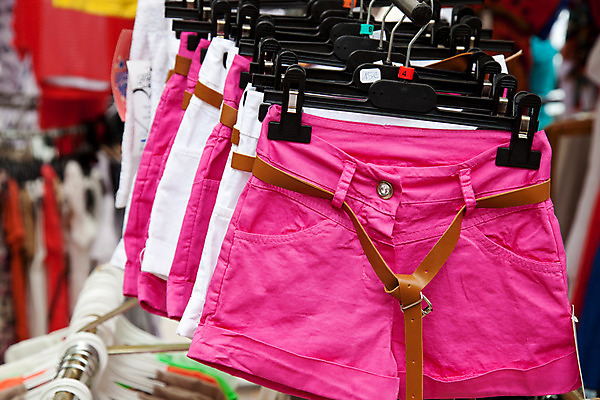 포토 JPG 해외이미지 반바지 사람없음 직물 시장 무역 제의 해외202004 해외포토 산업 바지 파일형식 이미지허브