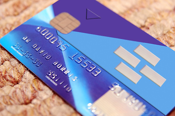 포토 JPG 해외이미지 백그라운드 돈 비즈니스 안전 사람없음 금융 경제 파란색 쇼핑 숫자 달러 공백 카펫 신용카드 재산 황금 구매 은색 가격 플라스틱 절도 보안 상업 신분 결제 소매 전자상거래 ATM 계좌 고립 수입 인출 해외202004 해외포토 문자 컬러 재질 범죄 파일형식 이미지허브