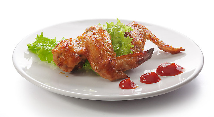 포토 JPG 해외이미지 접시 클리핑패스 음식 날개 토마토 육류 사람없음 빨간색 초록색 갈색 노란색 식사 저녁식사 치킨 튀김 흰색 신선 황금 상추 굽기 고립 해외202004 해외포토 식기 컬러 채소 식재료 구이 닭고기요리 파일형식 이미지허브