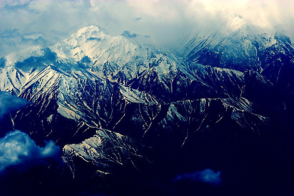 포토 JPG 해외이미지 구름 공원 여행 자연 하늘 표면 산 비행기 안테나 풍경 사람없음 야외 파란색 계곡 얼음 미국 하이킹 추위 자유 도전 바위 흰색 정상 돌산 고도 산등성이 빙하 칠레 남쪽 아르헨티나 대패 절정 지리 해외202004 해외포토 자연요소 공공시설 컬러 컨셉 북아메리카 통신 항공교통 레저 대중교통 돌_바위 남아메리카 방향 생태계 파일형식 이미지허브