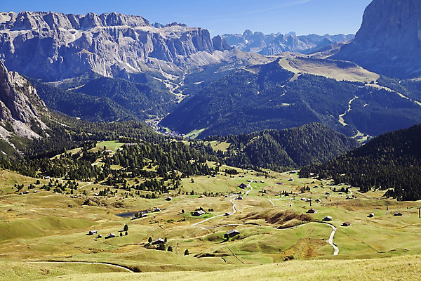 포토 JPG 해외이미지 공원 유럽 여행 자연 하늘 휴가 산 풍경 사람없음 야외 초록색 여름 파란색 놀람 이탈리아 트래킹 오두막 산등성이 알프스 북쪽 남쪽 외양간 절정 해외202004 해외포토 계절 공공시설 감정 나라 컬러 레저 표정 방향 생태계 파일형식 이미지허브