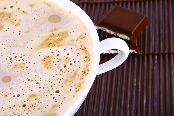 포토 JPG 해외이미지 커피 음료 사람없음 컵 이탈리아 거품 우유 흰색 뜨거움 컵받침 크림 카푸치노 단절 라떼 카페인 해외202004 해외포토 식기 유럽 컬러 유제품 받침대 파일형식 이미지허브