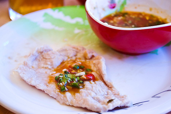 포토 JPG 해외이미지 1 전통 접시 음식 포크 다이어트 채소 재료 육류 돼지고기 요리 사람 동양인 사람없음 세로 초록색 주방 일본 식사 저녁식사 기구 굽기 먹기 레시피 깊이 해외202004 해외포토 식기 아시아 컬러 식재료 모션 건강 인종 구이 파일형식 이미지허브