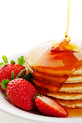 포토 JPG 해외이미지 접시 음식 단풍 과일 딸기 아침 사람없음 빨간색 쌓기 식사 뜨거움 황금 붓기 달콤 아침식사 흰배경 브런치 시럽 버터 솜털 충동구매 팬케이크 크레이프 해외202004 해외포토 주간 식기 컬러 백그라운드 잎 모션 디저트 쇼핑 케이크 흰색 맛 과소비 파일형식 이미지허브