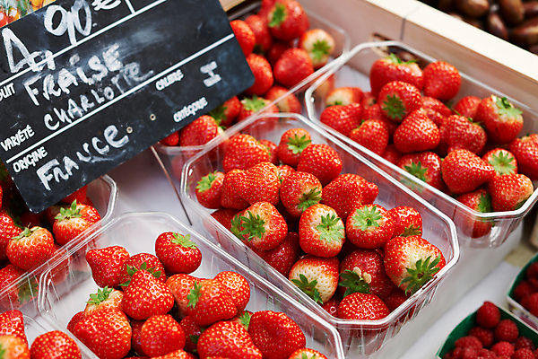 포토 JPG 해외이미지 음식 과일 딸기 사람없음 세일 프랑스 시장 달콤 유기농 숙성 프로방스 해외202004 해외포토 웰빙 유럽 맛 파일형식 이미지허브