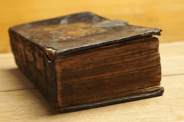 포토 JPG 해외이미지 스튜디오촬영 교육 종교 종이 백그라운드 텍스트 사람없음 목재 책 갈색 노란색 성경 정보 수확 골동품 역사 가죽 복고 문학 페이지 양장본 그런지 옛날 지능 해외202004 해외포토 나무 컬러 농업 재료 종교용품 실내 파일형식 이미지허브