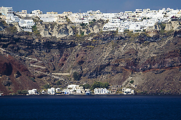 포토 JPG 해외이미지 바다 섬 여행 자연 하늘 휴가 휴식 풍경 사람없음 야외 물 여름 파란색 관광지 태양 흰색 뜨거움 투명 지중해 그리스 화산 암초 타운 산토리니 이국적 해외202004 해외포토 자연요소 계절 유럽 컬러 컨셉 산 도시 생태계 파일형식 이미지허브