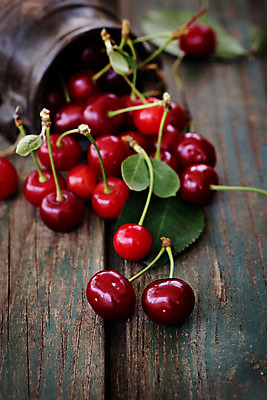 포토 JPG 해외이미지 나무 접시 열매 음식 줄기 백그라운드 잎 농업 다이어트 과일 자연 탁자 디저트 건강 사람없음 목재 빨간색 초록색 정원 식사 흰색 시골 신선 체리 그룹 달콤 맛 잼 먹기 유기농 날것 내추럴 과육 숙성 채식주의자 해외202004 해외포토 식물 식기 웰빙 산업 컬러 가구 컨셉 재료 모션 소스_음식 생태계 채식 파일형식 이미지허브