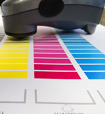 포토 JPG 해외이미지 디자인 종이 패턴 사람없음 컴퓨터그래픽 컬러풀 인쇄 디자이너 측정 문서 스펙트럼 정보매체 제어 해외202004 해외포토 직업 컬러 무늬 그래픽 파일형식 이미지허브