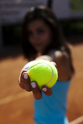 포토 JPG 해외이미지 주간 서양인 우먼라이프 여자 서브 한명 들기 상반신 성인 야외 옆모습 아웃포커스 여름 테니스 테니스장 테니스공 즐거움 테니스복 성인여자한명만 해외202004 해외포토 자연요소 외국인 1 라이프스타일 계절 감정 뷰포인트 공 스포츠시설 모션 촬영기법 사람 운동복 구기 테니스용품 여자한명만 성인여자만 파일형식 이미지허브