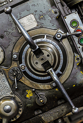 포토 JPG 해외이미지 식물 산업 공장 버튼 실내 사람없음 세로 금속 기계 장비 수확 공구 업무 얼룩 제조 큼 철 버리기 창고 부식 복고 무거움 정비공 공학 방앗간 그런지 썩음 옛날 제어 조작 철강 파멸 해외202004 해외포토 교육 컨셉 농업 공업 모션 재질 내부 도구 작업 기술자 무게 크기 파일형식 소멸 이미지허브