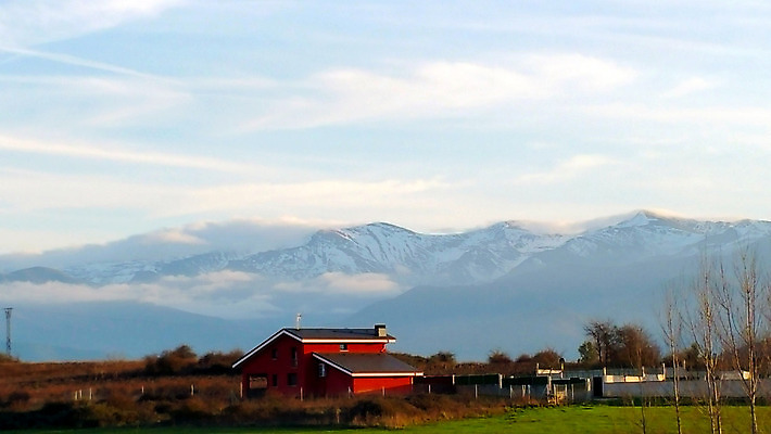 포토 JPG 해외이미지 나무 구름 계절 여행 겨울 자연 하늘 산 주택 숙이기 풍경 사람없음 야외 빨간색 파란색 마을 일출 계곡 맑음 얼음 일몰 폭포 추위 흰색 스페인 정상 숲 작음 빙하 오르기 지역 설피 절정 해외202004 해외포토 자연요소 식물 유럽 컬러 포즈 모션 날씨 건물 노을 크기 생태계 파일형식 이미지허브