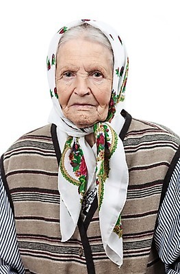 포토 JPG 해외이미지 백인 1 라이프스타일 응시 여자 노년 할머니 얼굴 백그라운드 건강 한명 사람 머리 흰색 주름 은퇴 어깨 싱글 개성 고립 배려 심각 옛날 해외202004 해외포토 서양인 시선 컬러 컨셉 성인 생활 신체부위 파일형식 이미지허브