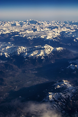 포토 JPG 해외이미지 구름 유럽 여행 겨울 자연 하늘 스키 산 안테나 풍경 경사 사람없음 야외 파란색 계곡 얼음 이탈리아 추위 프랑스 흰색 시골 황무지 오스트리아 숲 스위스 언덕 산등성이 빙하 알프스 내추럴 절정 눈내림 해외202004 해외포토 자연요소 계절 나라 컬러 통신 겨울스포츠 눈_날씨 생태계 파일형식 이미지허브