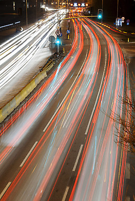 포토 JPG 해외이미지 도로 선 여행 이동 교통시설 자국 모션 자동차 추상 거리 사람없음 빨간색 빛 도시풍경 어둠 줄무늬 운전 도시 시간 고속도로 야간 소프트포커스 아스팔트 속도 바쁨 장면 대도시 야광 루트 블러 해외202004 해외포토 자연요소 길 육상교통 컬러 교통 컨셉 무늬 촬영기법 풍경 시설 파일형식 이미지허브
