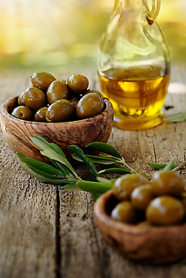 포토 JPG 해외이미지 식물 유럽 음식 백그라운드 컨셉 잎 채소 과일 재료 자연 탁자 주택 건강 요리 사람없음 목재 초록색 노란색 식당 검은색 이탈리아 수확 성장 나뭇가지 시골 사발 스페인 맛 지중해 먹기 오브젝트 올리브 날것 아로마 향 설정 그리스인 스페인어 채식주의자 핸드메이드 추가 비건 해외202004 해외포토 서양인 나무 열매 나라 바다 컬러 가구 농업 모션 건물 상점 사기그릇 생태계 채식 파일형식 이미지허브