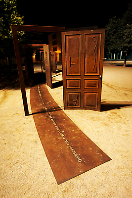 포토 JPG 해외이미지 나무 디자인 외관 공원 유럽 조각 여행 건축양식 미술 사람없음 야외 조각상 문 도시 역사 스페인 지중해 아치 박물관 예술가 화가 스페인어 해외202004 해외포토 식물 직업 공공시설 건축 나라 바다 문화예술 조형물 파일형식 이미지허브